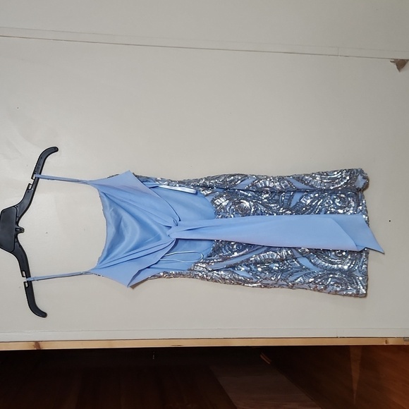 Homecoming/cocktail dress - Picture 2 of 4